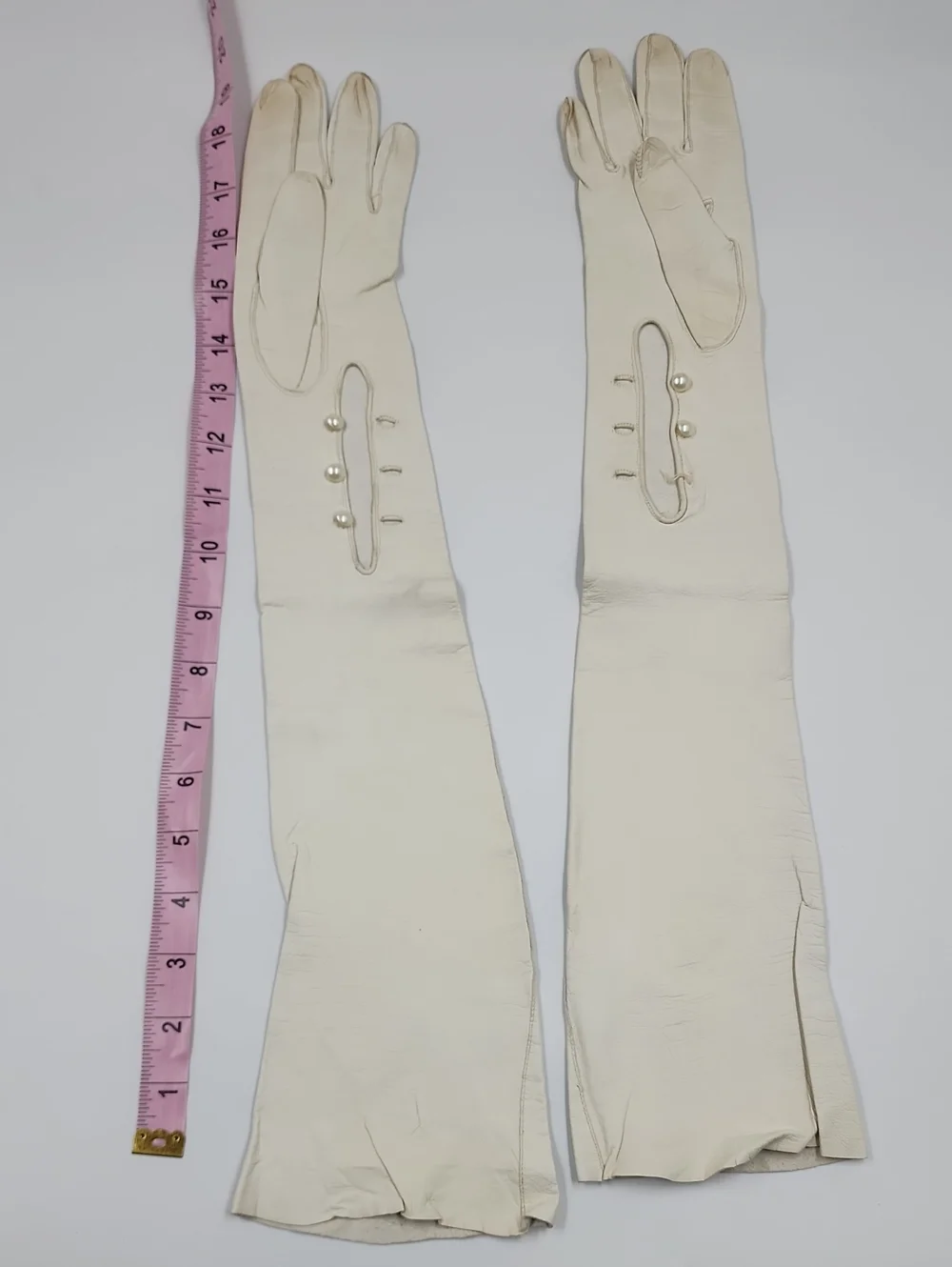 Vintage Aris Of Paris Long Cream Women's Leather Gloves with Pearl Button Detail